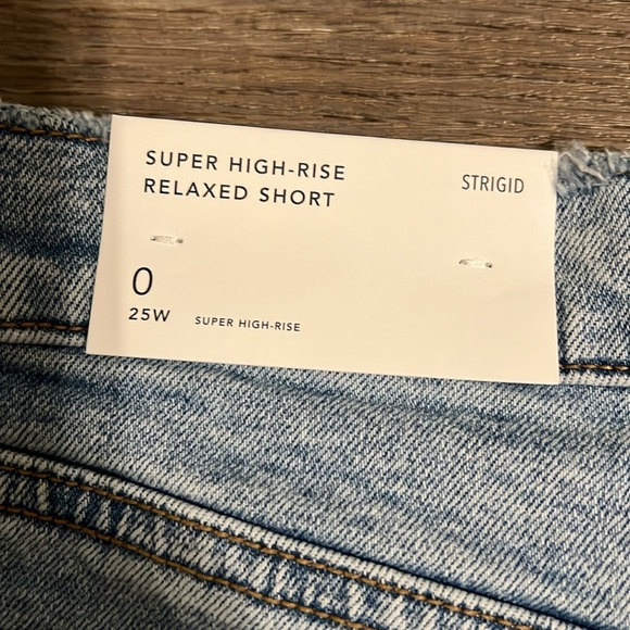 American Eagle Strigid Super High Rise Relaxed Distressed Jean Shorts 25 - Picture 5 of 12